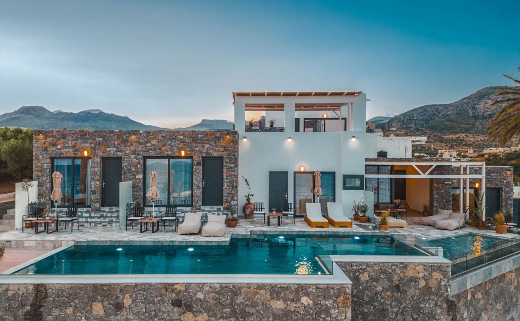 Plakakia Luxury *